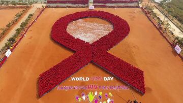 El uno de diciembre, Día Mundial de la Lucha contra el SIDA.