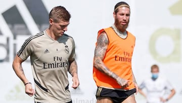 Toni Kroos y Sergio Ramos en el entrenamiento del Real Madrid del miércoles 29 de julio, la segunda sesión para preparar la vuelta de octavos de final contra el Manchester City.