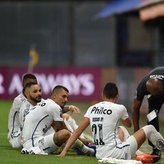 ¿Futbolistas del Santos jugaron con COVID-19 ante Boca?