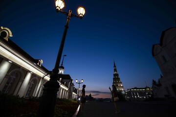 Los seguidores del Mundial visitan el Kremlin en Kazán.
