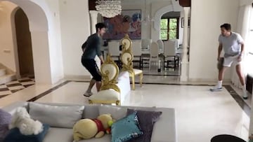 Esto es lo que pasa cu¨¢ndo eres un crack como Djokovic: ojo al partido improvisado que prepara