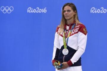 Las lágrimas de Yulia Efimova no eran de felicidad. La nadadora rusa logró la medalla de plata en los 100 metros braza, pero acabó siendo abucheada por el público de la piscina de Río. Efimova fue sancionada inicialmente por la FINA tras las revelaciones del 'informe Mclaren', pero luego fue readmitida para participar en los JJ OO.