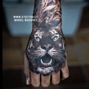 El tigre que le tatuó el artista Miguel Bohigues al madridista Danilo.