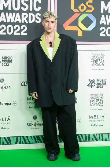 El cantante Marc Segu¨ª posa en el photocall de la alfombra roja de Los40 Music Awards 2022.