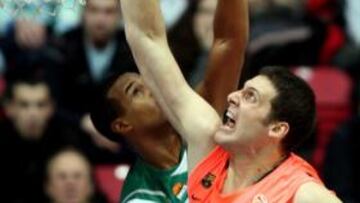 Kosta Perovic, dos semanas de baja por una lumbalgia