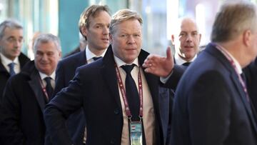 Koeman durante el sorteo de la fase de clasificación para la Eurocopa 2020.