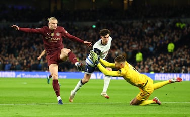 El lado más solidario de Vicario, portero del Tottenham que acogió a una familia ucraniana: “Nos llevó un segundo decidirnos”