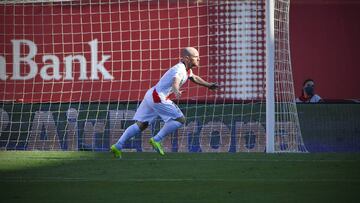 Isi, del Rayo, celebra su gol ante el Mallorca.