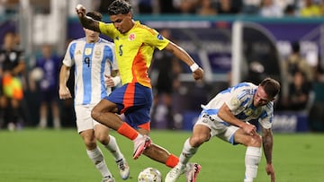 Richard Ríos supera a Kylian Mbappé