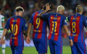 Football Soccer - FC Barcelona v Celtic - UEFA Champions League Group Stage - Group C - The Nou Camp, Barcelona, Spain - 13/9/16
Barcelona's Luis Suarez celebrates scoring their sixth goal with Lionel Messi, Andres Iniesta and Neymar
Reuters / Paul Hanna
