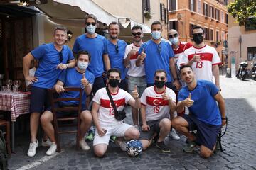 Esta noche arranca la Eurocopa con el partido inaugural entre Turquía e Italia en Roma. En las calles ya se nota el ambiente.