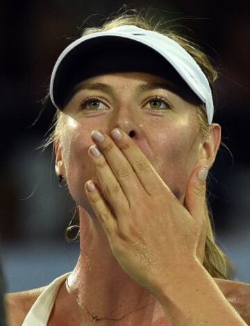 Maria Sharapova aplastó 6-0, 6-1 a Yaroslava Shvedova en segunda ronda de Brisbane.