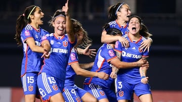 Se peleó con el árbitro, levantó al equipo y sentenció el pase de la U a la Libertadores