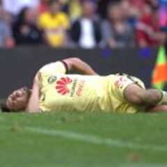 Oribe Peralta terminó en el hospital por choque
