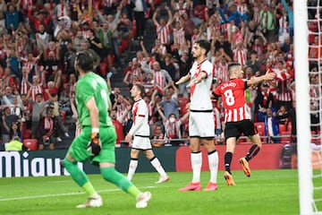 2-1. Oihan Sancet celebra el segundo gol.