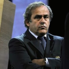 Platini abrió una oficina en París con los dos millones de Blatter