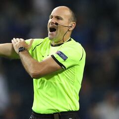 El arbitraje español: de la crítica en LaLiga al éxito internacional