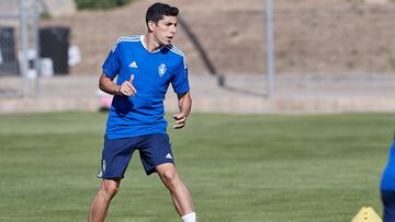 Fran Gámez, durante un entrenamiento con el Real Zaragoza.