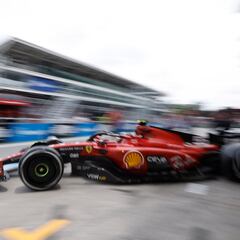 Sainz lidera, Alonso se asoma