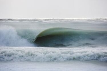 Preciosas olas casi congeladas