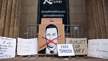 Joe Rogan says the “globalist lizard people” are loving the censorship of Jimmy Kimmel