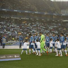 Frío, lluvia y viento: el derbi
de Cornellà con menos público