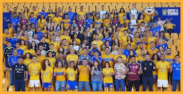 Para el Clausura 2019 el conjunto de San Nicolás de los Garza se tomó un retrato muy original que perduró en nuestras cabezas. El equipo varonil de los felinos apareció en la foto junto al equipo femenil, miembros de su afición y hasta la mascota del club.