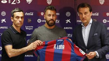 04-07-2017
LEVANTE UD - ACTO PRESENTACION FICHAJE
ANTONIO LUNA