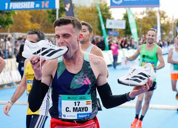 El tiempo de Carlos  (59:39) supera en 14 segundos la marca que hizo Fabián Roncero en Berlín.