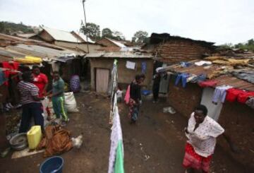 Las mujeres también boxean en Uganda