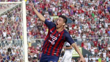 La madre de Ovelar autorizó el debut de su hijo con 14 años