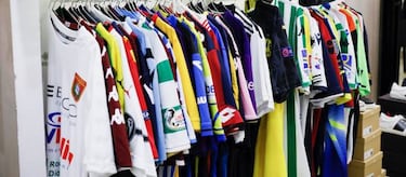 El Barça se viste en Nápoles