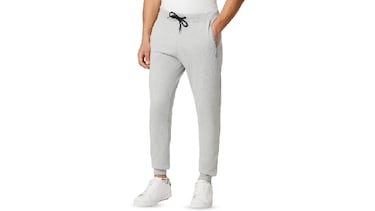 El pantalón de chándal ‘slim’ que enamora a los deportistas: cómodo, ligero y con tecnología antiolor
