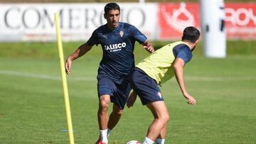 05-09-23. COTE, EN EL ENTRENAMIENTO DEL SPORTING EN MAREO.