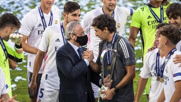 Florentino Pérez felicitó a Raúl por su éxito en la Youth League.