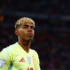 Lamine es como Messi, sobre todo si le pegan