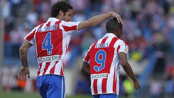 El brasileño era más "10" que "9" pero era el único dorsal libre cuando llegó al Atleti en enero de 2011. Su paso fue breve porque no pudieron contar con él la siguiente temporada al exceder el cupo de extracomunitarios (los recién fichados Miranda, Falcao y la vuelta de la cesión de Salvio) hicieorn inviable su continuidad como rojiblanco.