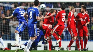 Chelsea y Liverpool regalaron varias emociones en aquella edición de semifinales. La vuelta dio como ganador a los 'Blues' imponiendose en tiempo extra con un global de 4-3