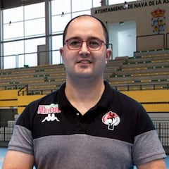 "La situación del balonmano obliga a compaginar cargos"