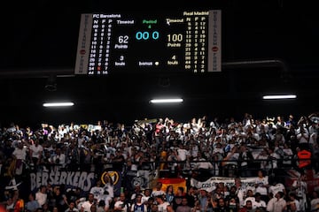 El tercer y ¨²ltimo Cl¨¢sico en la Final hasta este jueves se dio hace ocho a?os en Mil¨¢n, en un Mediolanum Forum que asisti¨®, at¨®nito, a una aut¨¦ntica exhibici¨®n de baloncesto por parte del Madrid. Los blancos se deshicieron del Barcelona por ?38 puntos! (100-62) seis d¨ªas despu¨¦s de caer en el Palau en la Liga Endesa (86-75). Fue una demostraci¨®n de fuerza de los de Laso, que acced¨ªan a su tercera final de la Euroliga en 34 a?os, la segunda consecutiva en busca de la Novena.