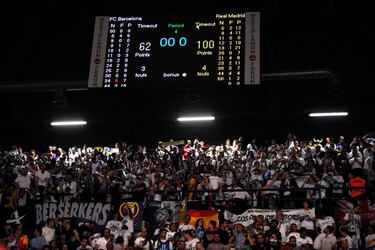 El tercer y último Clásico en la Final hasta este jueves se dio hace ocho años en Milán, en un Mediolanum Forum que asistió, atónito, a una auténtica exhibición de baloncesto por parte del Madrid. Los blancos se deshicieron del Barcelona por ¡38 puntos! (100-62) seis días después de caer en el Palau en la Liga Endesa (86-75). Fue una demostración de fuerza de los de Laso, que accedían a su tercera final de la Euroliga en 34 años, la segunda consecutiva en busca de la Novena.