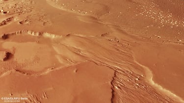 The water frozen under the surface of Mars could cover the entire planet if it melted
