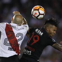 Con oficio, Santa Fe empata ante River en El Monumental