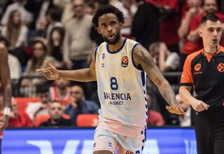 Exhibición de Montero en la remontada taronja