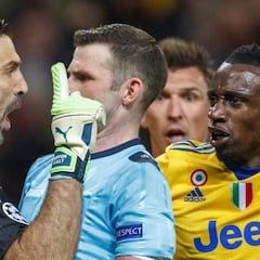 Lineker: "El comportamiento de Buffon estuvo fuera de lugar"