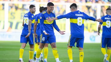 CORDOBA CITY, ARGENTINA-MAY 22:  Boca JuniorsÂ´s Marcos Rojo and teammates celebrate scoring his side's first goal of the game during Copa de la Liga Profesional de Futbol Final match between Boca Juniors and Tigre at Mario Kempes Stadium in Cordoba City, Argentina on May 22, 2022. (Photo by Manuel Cortina/Anadolu Agency via Getty Images)