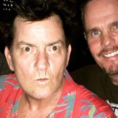Johnny Depp, Charlie Sheen y Kevin Dillon, juntos 30 años después