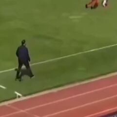 Caputto se cae en pleno partido y así reacciona: la imagen es viral