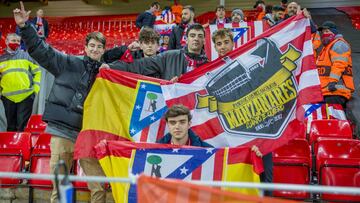 Aficionados del Atl&eacute;tico en Anfield, Liverpool