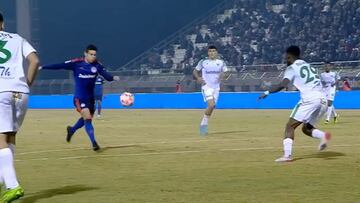 El zurdazo de James que casi termina en gol